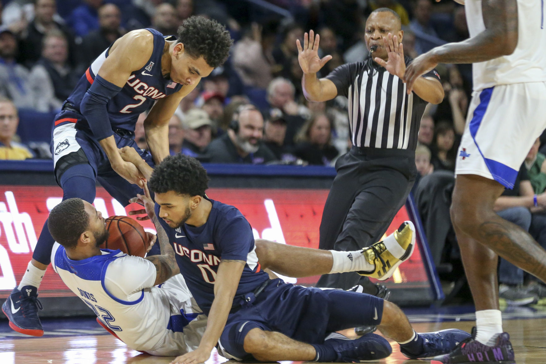 Tulsa Golden Hurricane vs Connecticut Huskies